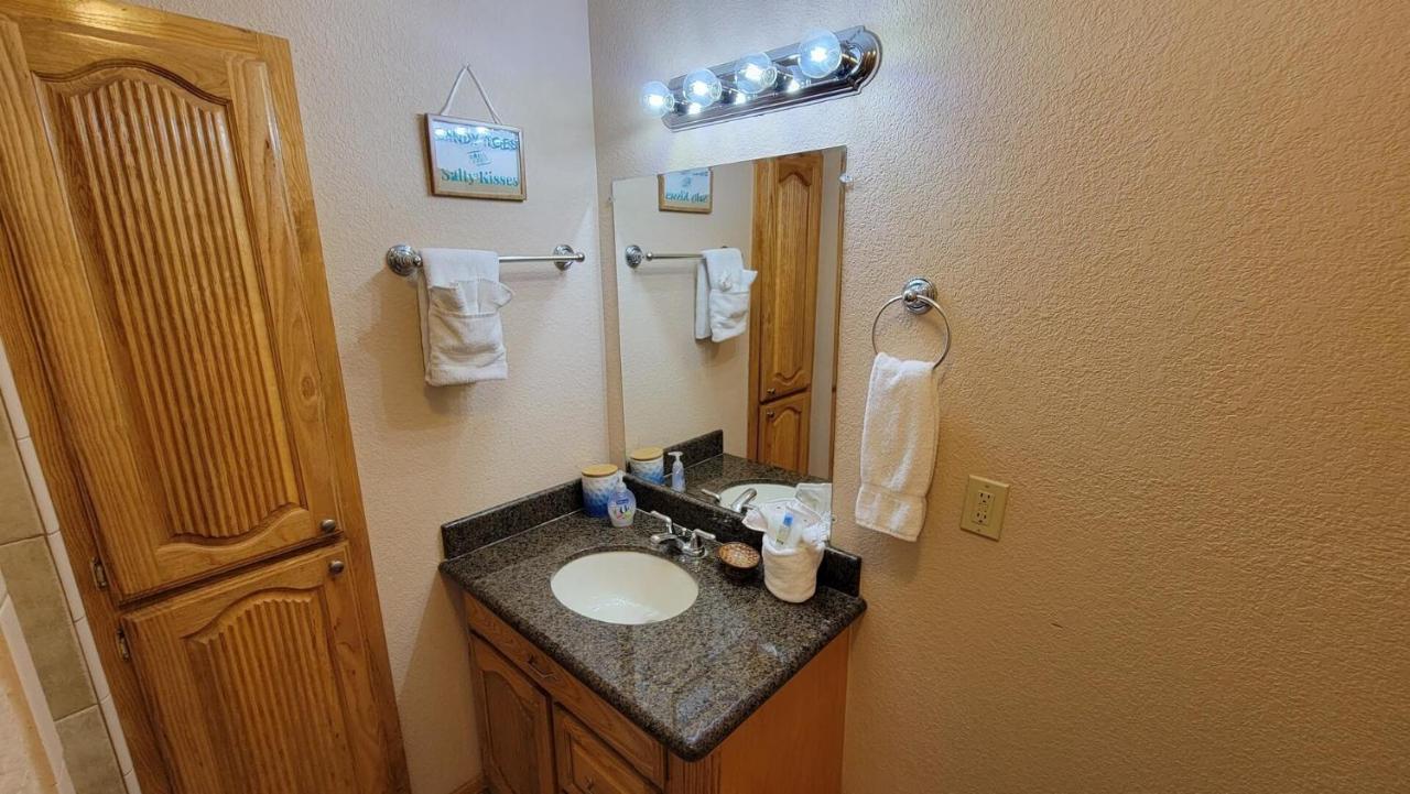 Cozy 2 Bedroom With Big Pool - Campeche Triplex Unit C Home South Padre Island Exterior foto