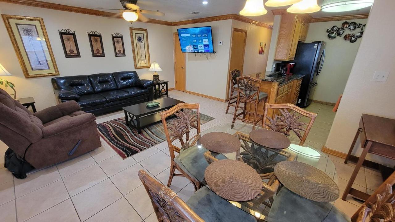 Cozy 2 Bedroom With Big Pool - Campeche Triplex Unit C Home South Padre Island Exterior foto