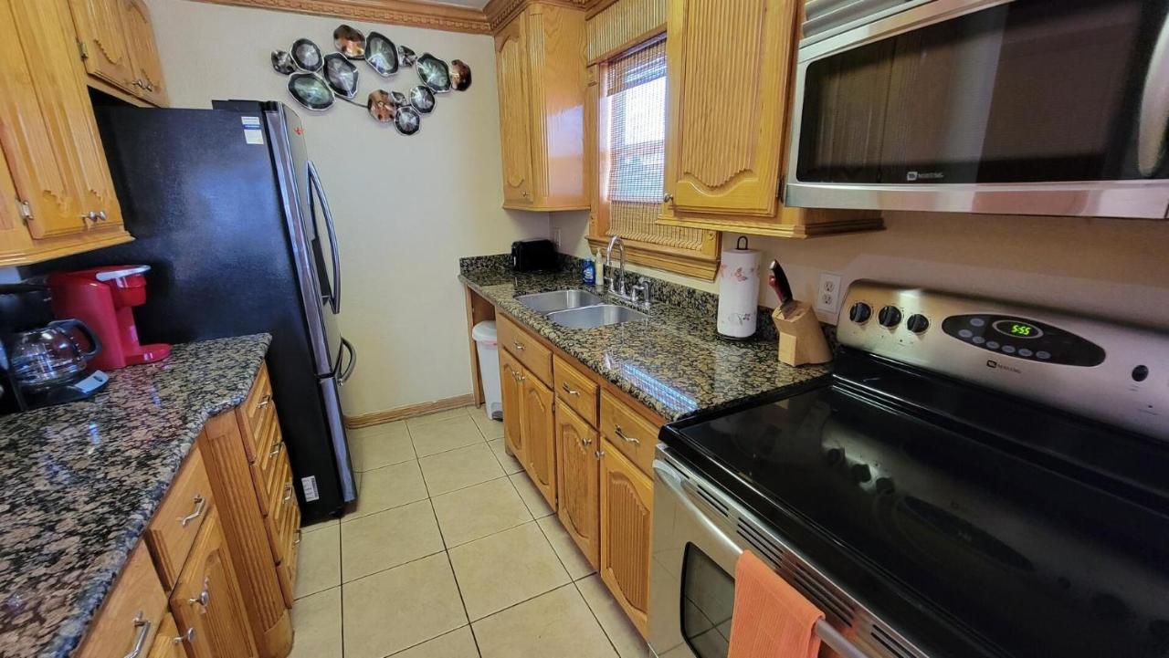 Cozy 2 Bedroom With Big Pool - Campeche Triplex Unit C Home South Padre Island Exterior foto