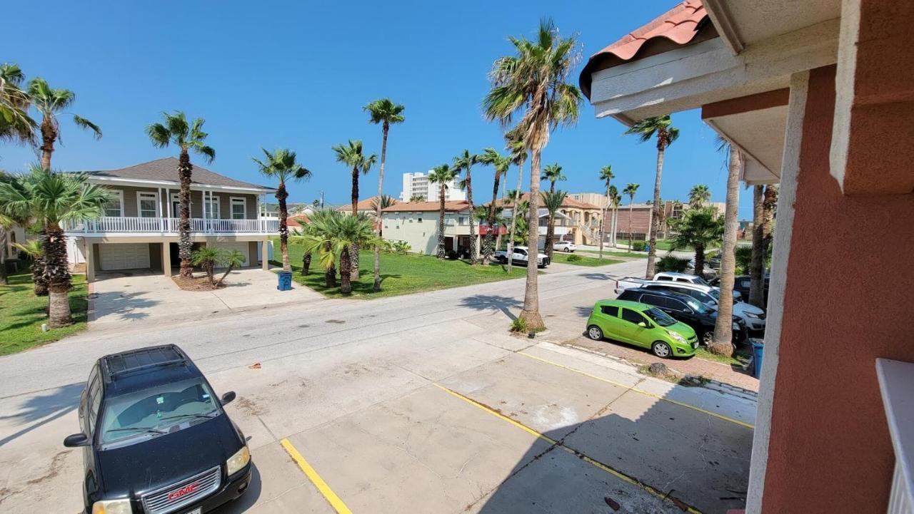 Cozy 2 Bedroom With Big Pool - Campeche Triplex Unit C Home South Padre Island Exterior foto
