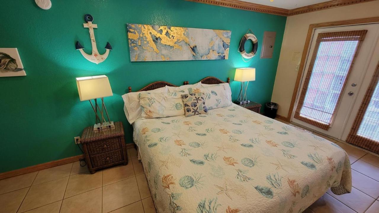 Cozy 2 Bedroom With Big Pool - Campeche Triplex Unit C Home South Padre Island Exterior foto