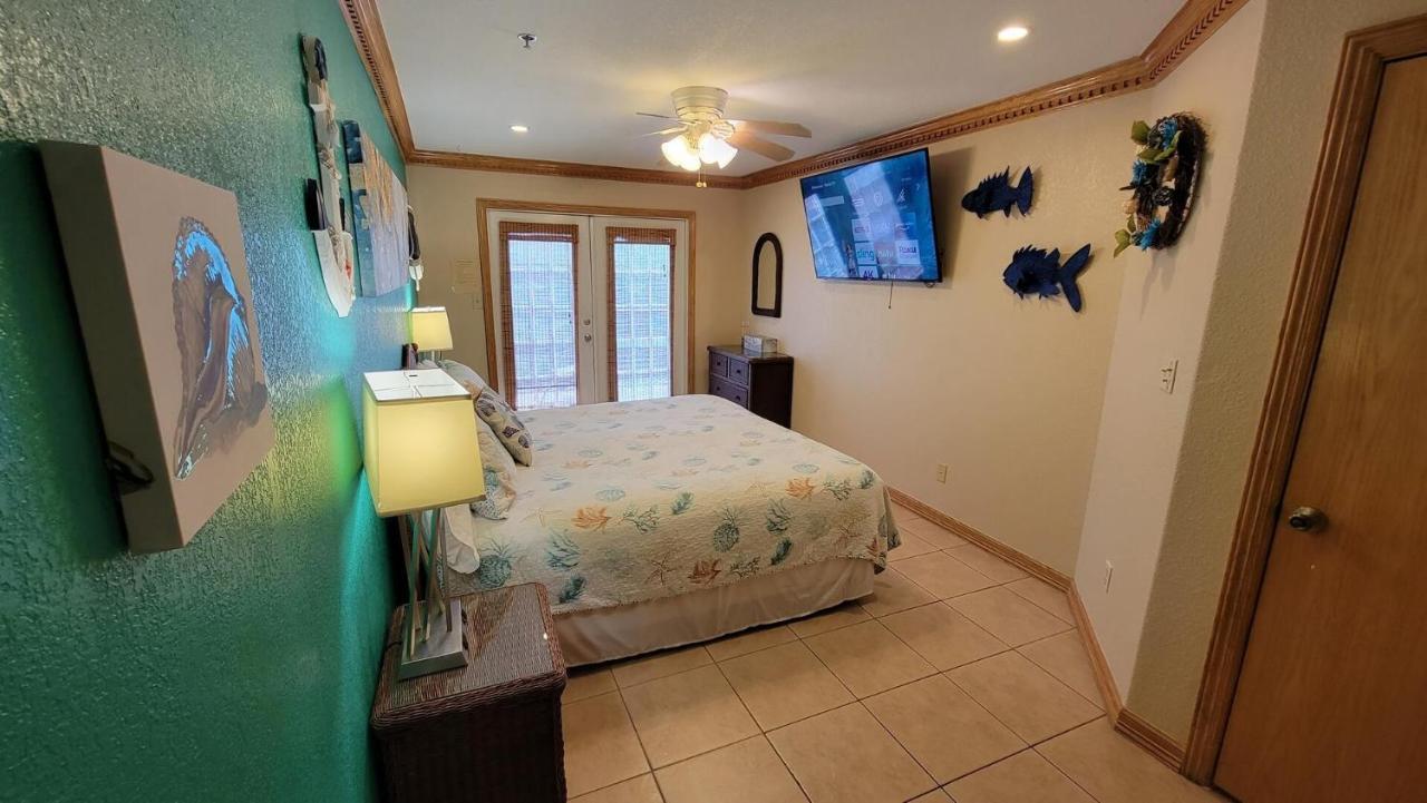 Cozy 2 Bedroom With Big Pool - Campeche Triplex Unit C Home South Padre Island Exterior foto