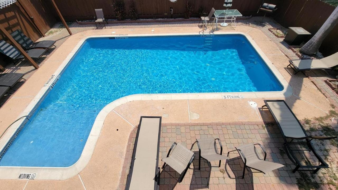 Cozy 2 Bedroom With Big Pool - Campeche Triplex Unit C Home South Padre Island Exterior foto