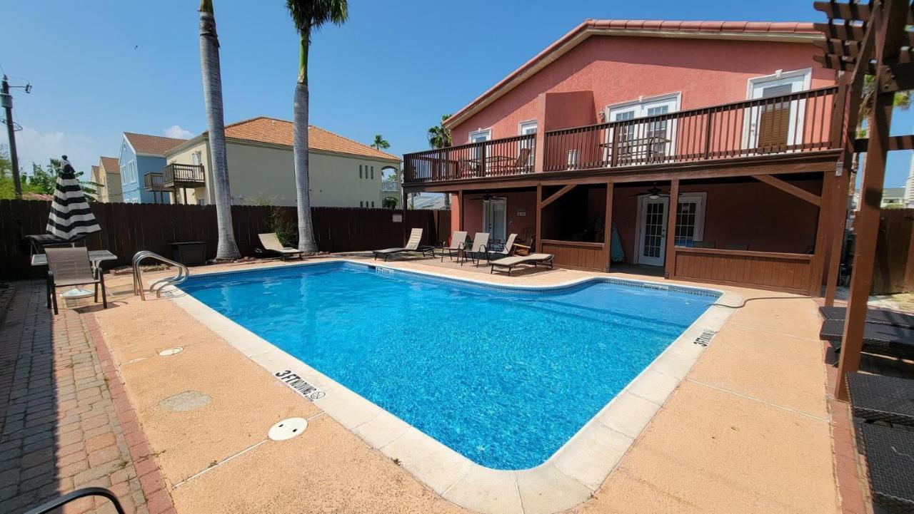 Cozy 2 Bedroom With Big Pool - Campeche Triplex Unit C Home South Padre Island Exterior foto